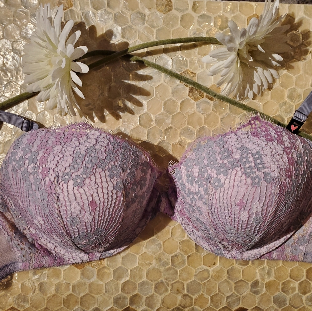BNWT-Victoria's Secret push up bra 34DDD/3E/36DD